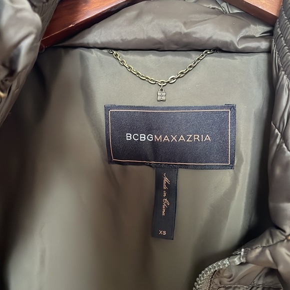 Dark green BCBG puffer vest - Picture 2 of 2